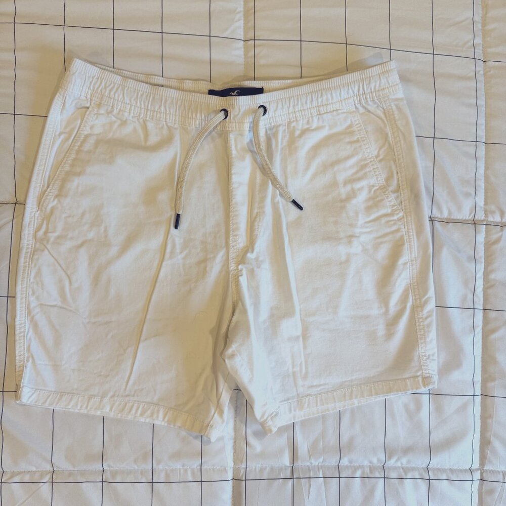 Hollister 7" White Jogger Shorts